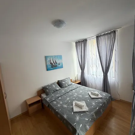 Apartment For Guests In Complex Siana